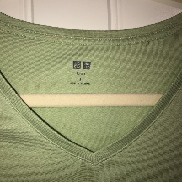 Uniqlo Supima short sleeve t shirt size s - Picture 3 of 3